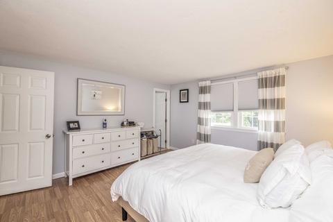 215 Dailey Dr, Franklin, MA 02038 photo 15