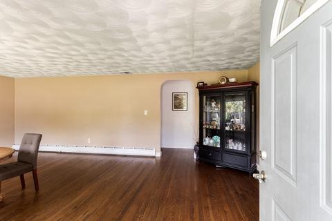 8 Spring Ln, Saugus, MA 01906 photo 4