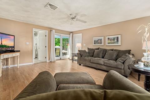 8 Spring Ln, Saugus, MA 01906 photo 17