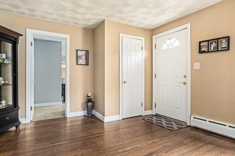 8 Spring Ln, Saugus, MA 01906 photo 5