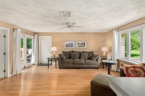 8 Spring Ln, Saugus, MA 01906 photo 16