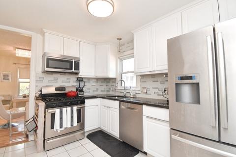17 Waldorf St, Springfield, MA 01109 photo 7