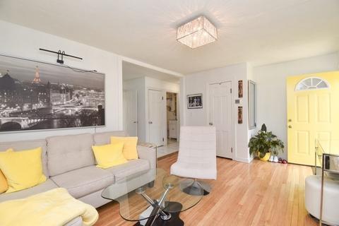 17 Waldorf St, Springfield, MA 01109 photo 12