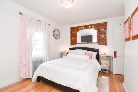 17 Waldorf St, Springfield, MA 01109 photo 15