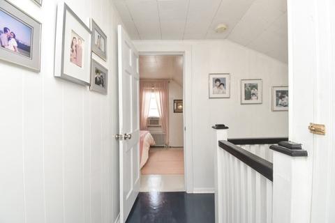 17 Waldorf St, Springfield, MA 01109 photo 26