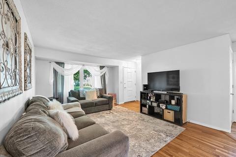77 Jerilis Dr, Springfield, MA 01119 photo 5