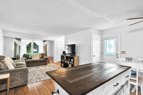77 Jerilis Dr, Springfield, MA 01119 photo 8