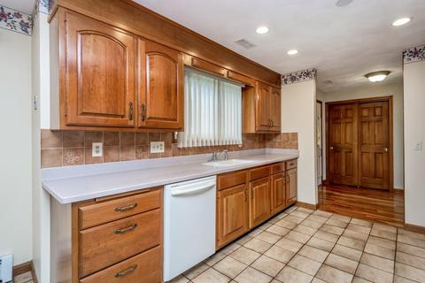 26 Modoc St, Worcester, MA 01604 photo 16