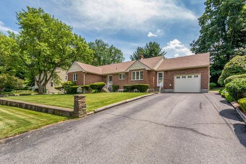 26 Modoc St, Worcester, MA 01604 photo 2