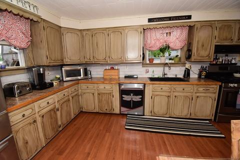96 Almy St, Fall River, MA 02720 photo 5