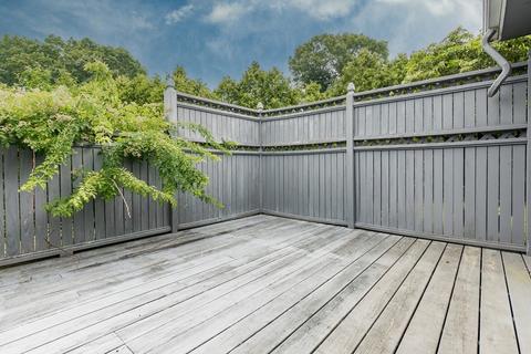 26 Dunham Rd, Beverly, MA 01915 photo 20