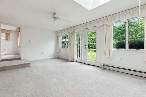 26 Dunham Rd, Beverly, MA 01915 photo 11