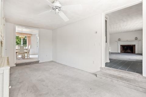 26 Dunham Rd, Beverly, MA 01915 photo 9