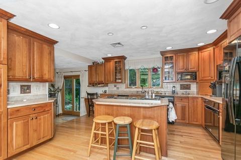 12 Clover Cir, Reading, MA 01867 photo 11