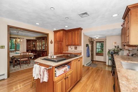 12 Clover Cir, Reading, MA 01867 photo 12