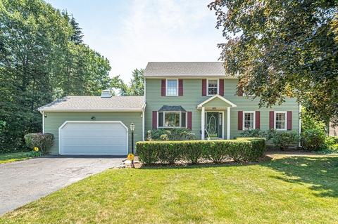 12 Clover Cir, Reading, MA 01867 photo 1