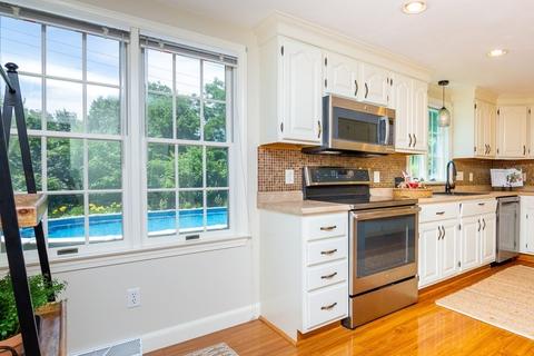 12 Roosevelt Ave, Danvers, MA 01923 photo 8