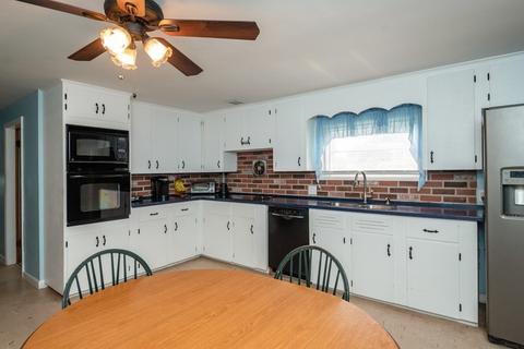 32 West Ave, Webster, MA 01570 photo 6