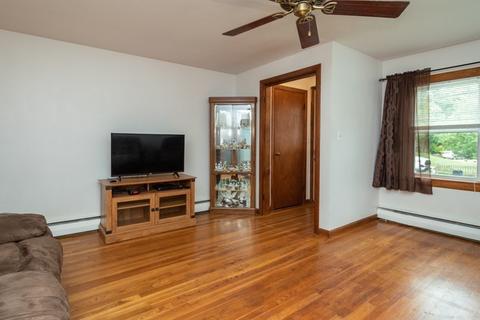 32 West Ave, Webster, MA 01570 photo 3