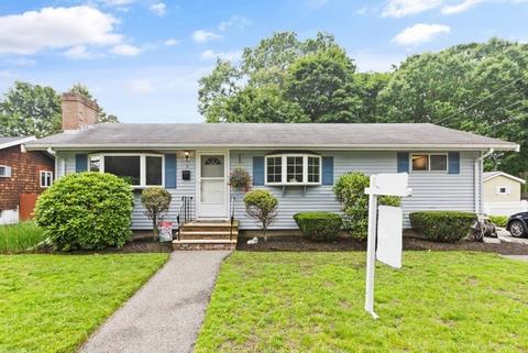 5 Robinson Rd, Beverly, MA 01915 photo 2
