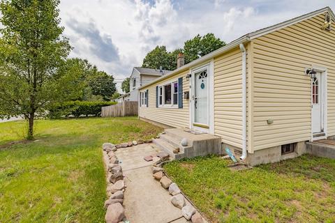 78 Warwick Rd, Chicopee, MA 01020 photo 3