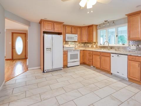 49 Poland St, Webster, MA 01570 photo 8