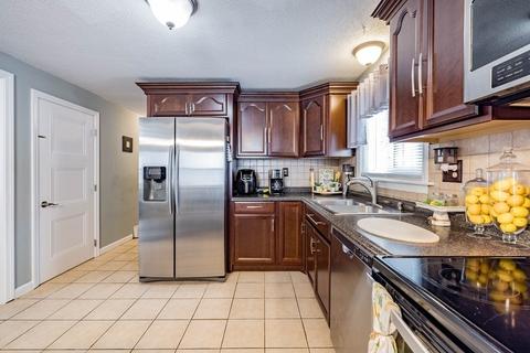 5 Dell Pl, Springfield, MA 01118 photo 13