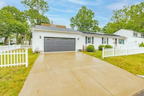 5 Dell Pl, Springfield, MA 01118 photo 1
