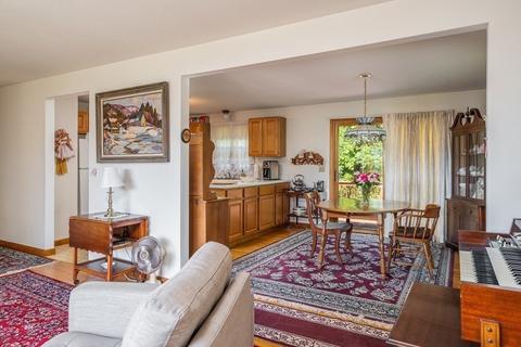 237 Park St, Easthampton, MA 01027 photo 6