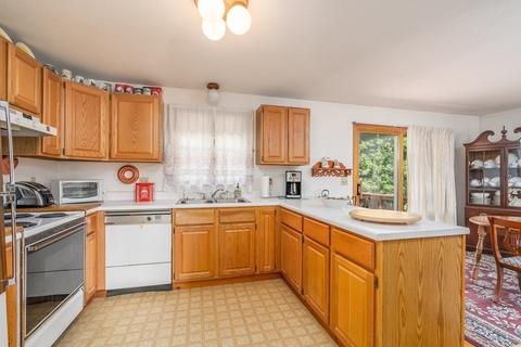 237 Park St, Easthampton, MA 01027 photo 9