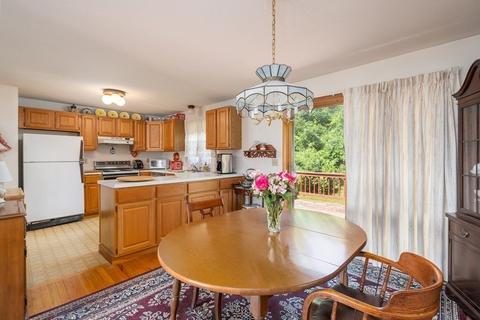 237 Park St, Easthampton, MA 01027 photo 7