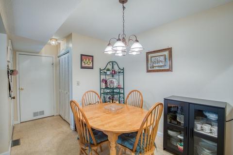 30 Halifax Ct #E, Springfield, MA 01108 photo 5
