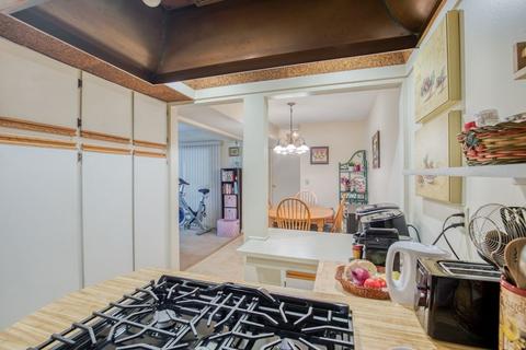 30 Halifax Ct #E, Springfield, MA 01108 photo 10