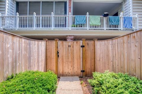 30 Halifax Ct #E, Springfield, MA 01108 photo 2