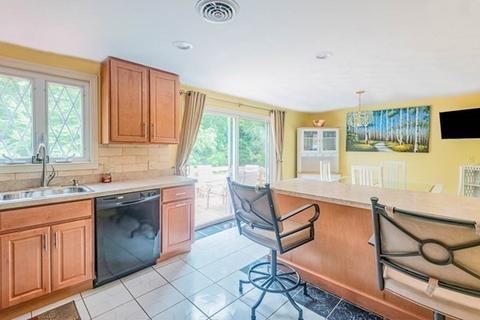 170 Pilgrim Rd, Braintree, MA 02184 photo 11