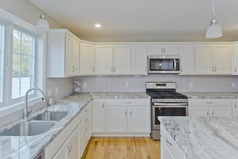 297 Gilbert Ave, Springfield, MA 01119 photo 2