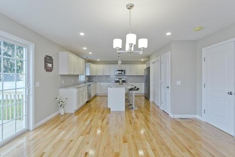 297 Gilbert Ave, Springfield, MA 01119 photo 9