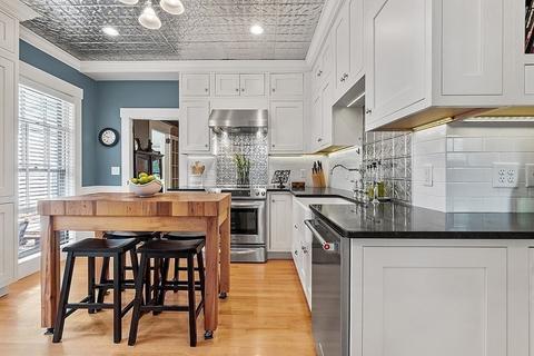49 Chute St, Reading, MA 01867 photo 4