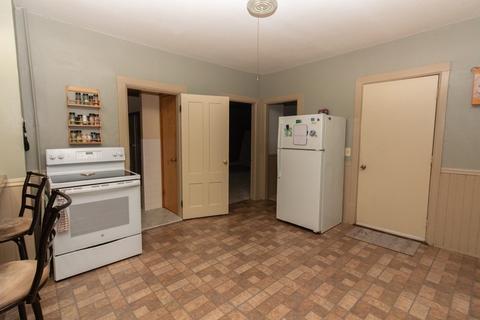 511 School St, Webster, MA 01570 photo 4