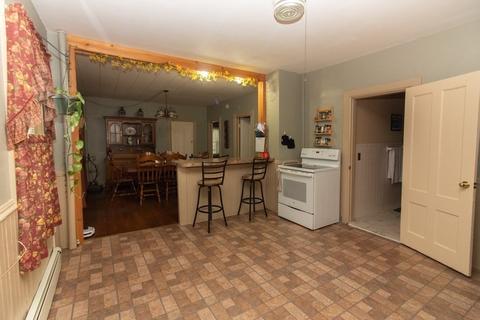511 School St, Webster, MA 01570 photo 3