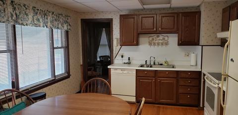 142 Bloomfield St, Springfield, MA 01108 photo 2