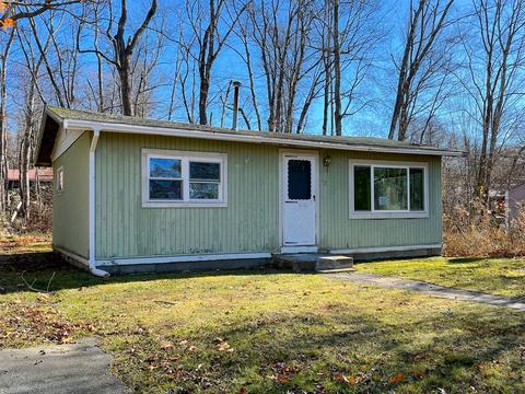 17 Arnold Rd, Douglas, MA 01516 photo 2
