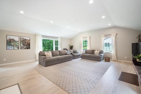 159 Albert St, West Springfield, MA 01089 photo 13