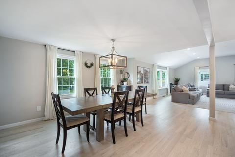 159 Albert St, West Springfield, MA 01089 photo 11