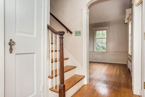 46 Eustis St, Arlington, MA 02476 photo 5