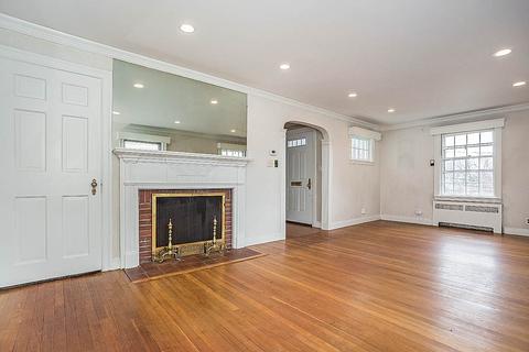 46 Eustis St, Arlington, MA 02476 photo 4