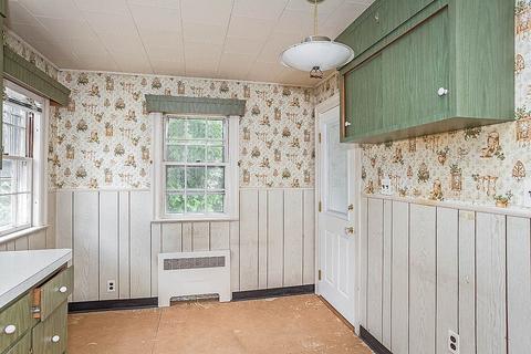 46 Eustis St, Arlington, MA 02476 photo 9