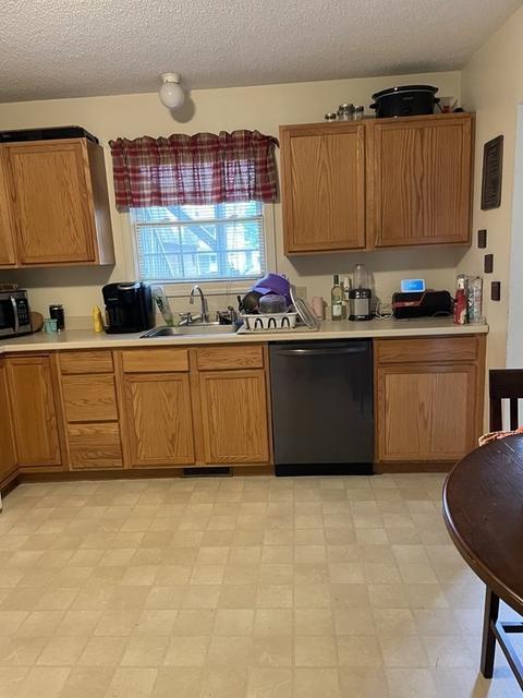65 Rivers Ave, Chicopee, MA 01013 photo 4