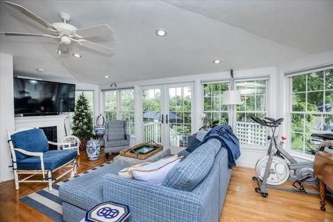 33 Putnam St, Danvers, MA 01923 photo 6