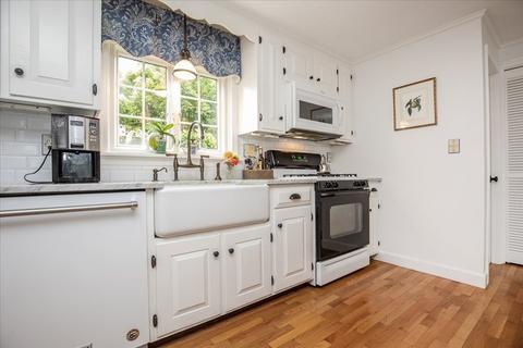 33 Putnam St, Danvers, MA 01923 photo 10